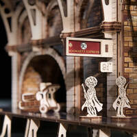 UGears Harry Potter Hogwarts Express and Platform 9 3/4 Model additional image